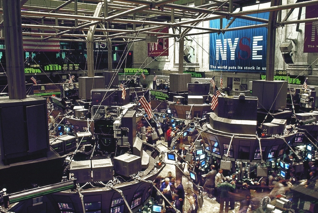 Bitcoin ETFs vs Spot Bitcoin: Which Should You Choose?